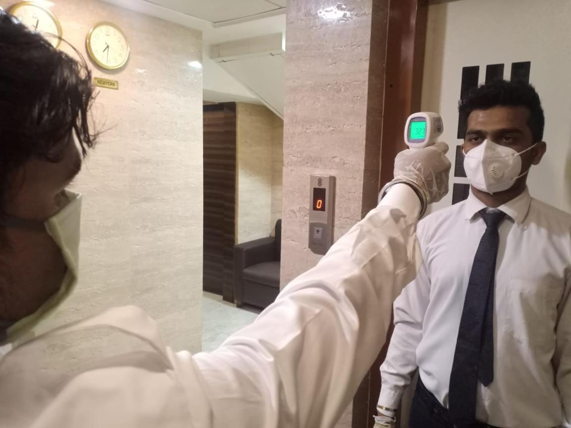 Hotel Alfa International Near Nanavati Hospital Mumbai Near Airport Mumbai Near Juhu Beach Extérieur photo
