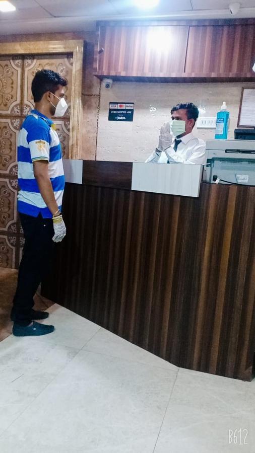 Hotel Alfa International Near Nanavati Hospital Mumbai Near Airport Mumbai Near Juhu Beach Extérieur photo