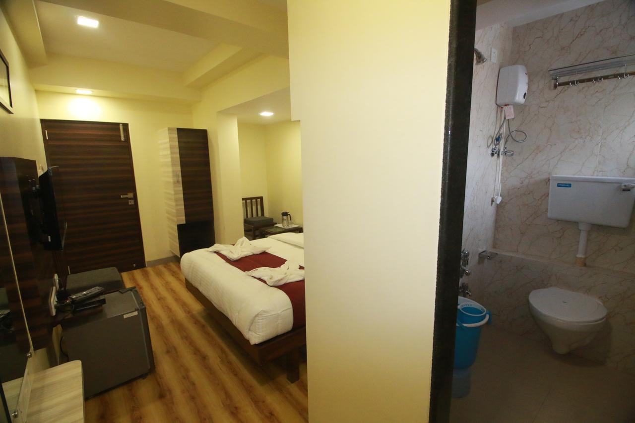 Hotel Alfa International Near Nanavati Hospital Mumbai Near Airport Mumbai Near Juhu Beach Extérieur photo