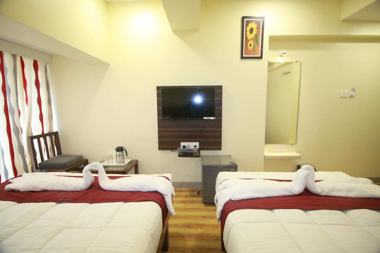 Hotel Alfa International Near Nanavati Hospital Mumbai Near Airport Mumbai Near Juhu Beach Extérieur photo
