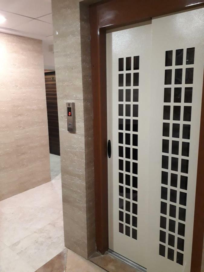 Hotel Alfa International Near Nanavati Hospital Mumbai Near Airport Mumbai Near Juhu Beach Extérieur photo